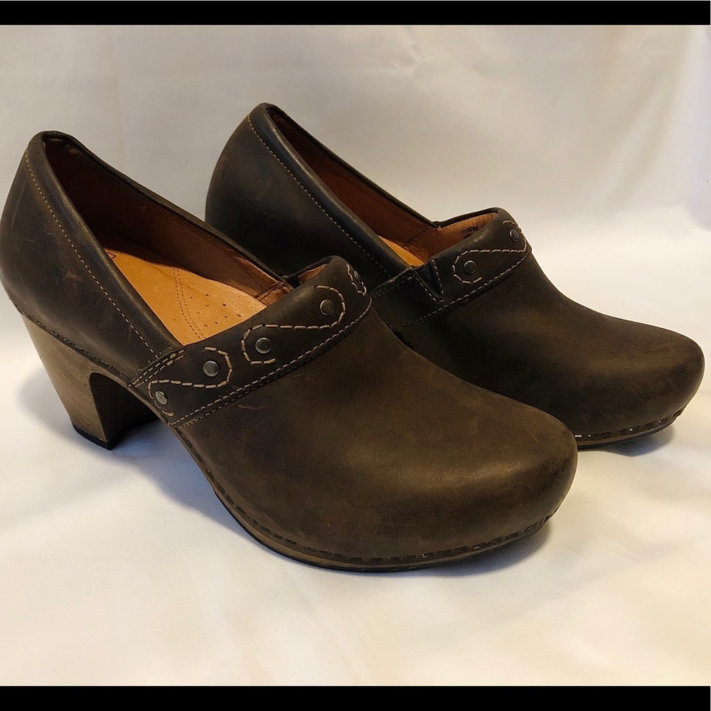 DANSKO leather and wooden clogs